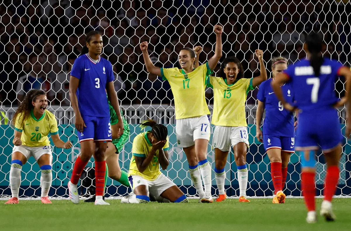 【画像・写真】【サッカー女子】4強出そろう!日本に敗れたブラジルが開催国フランス撃破　ドローン騒動カナダは敗退