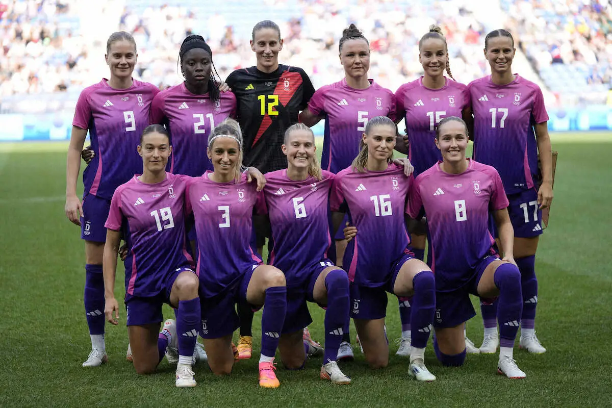 ＜パリ五輪サッカー女子　米国・ドイツ＞先発出場したドイツ代表イレブン（AP）