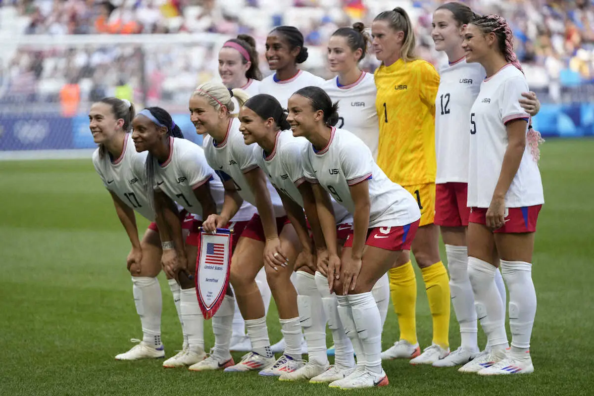 ＜パリ五輪サッカー女子　米国・ドイツ＞先発出場した米国代表イレブン（AP）