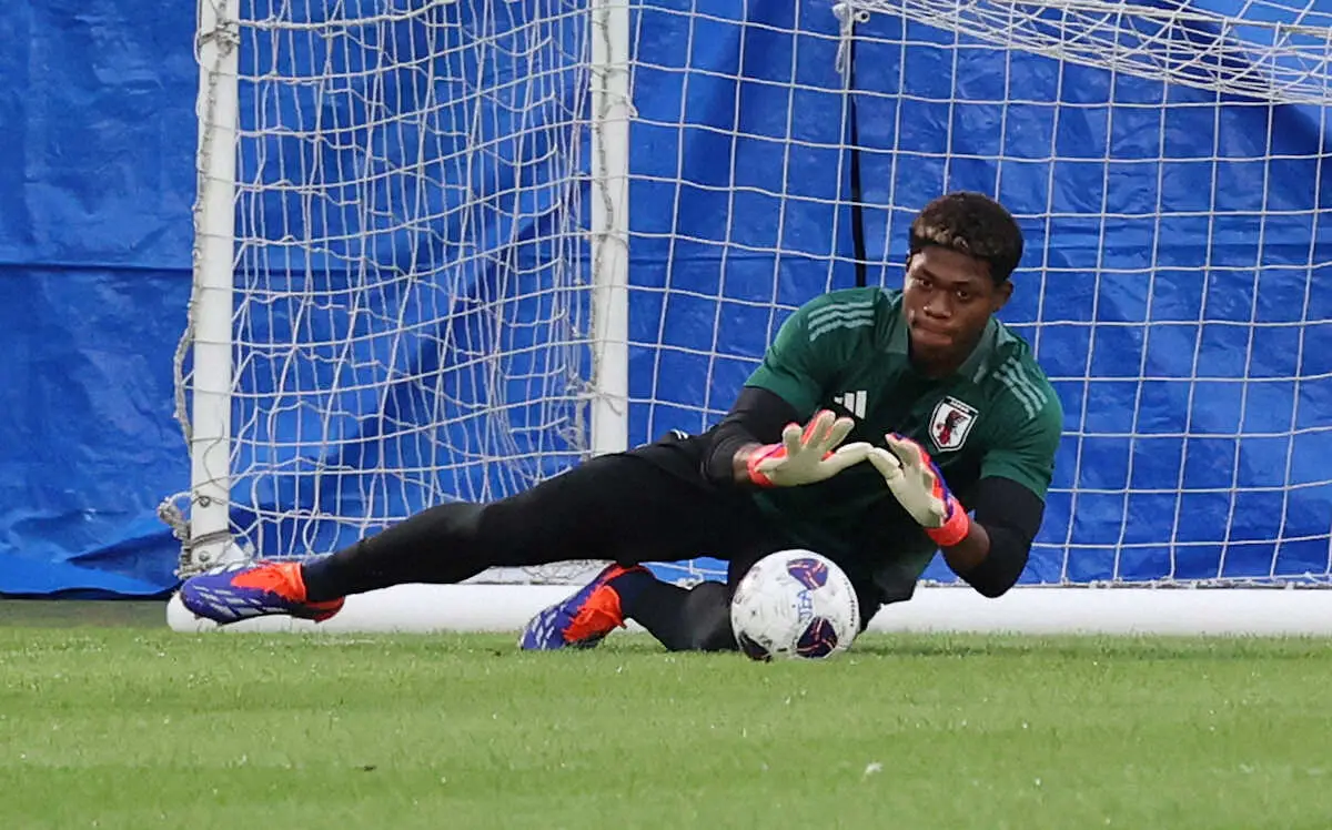 GK鈴木彩艶　凱旋完封だ!古巣本拠地でW杯最終予選最年少デビューへ「勝利をつかみたい」