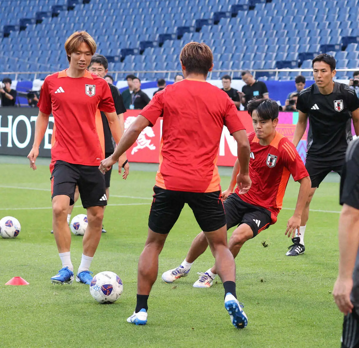 【画像・写真】久保建英　日本代表“王様”になる!　W杯アジア最終予選初戦へ「中心選手として引っ張っていきたい」