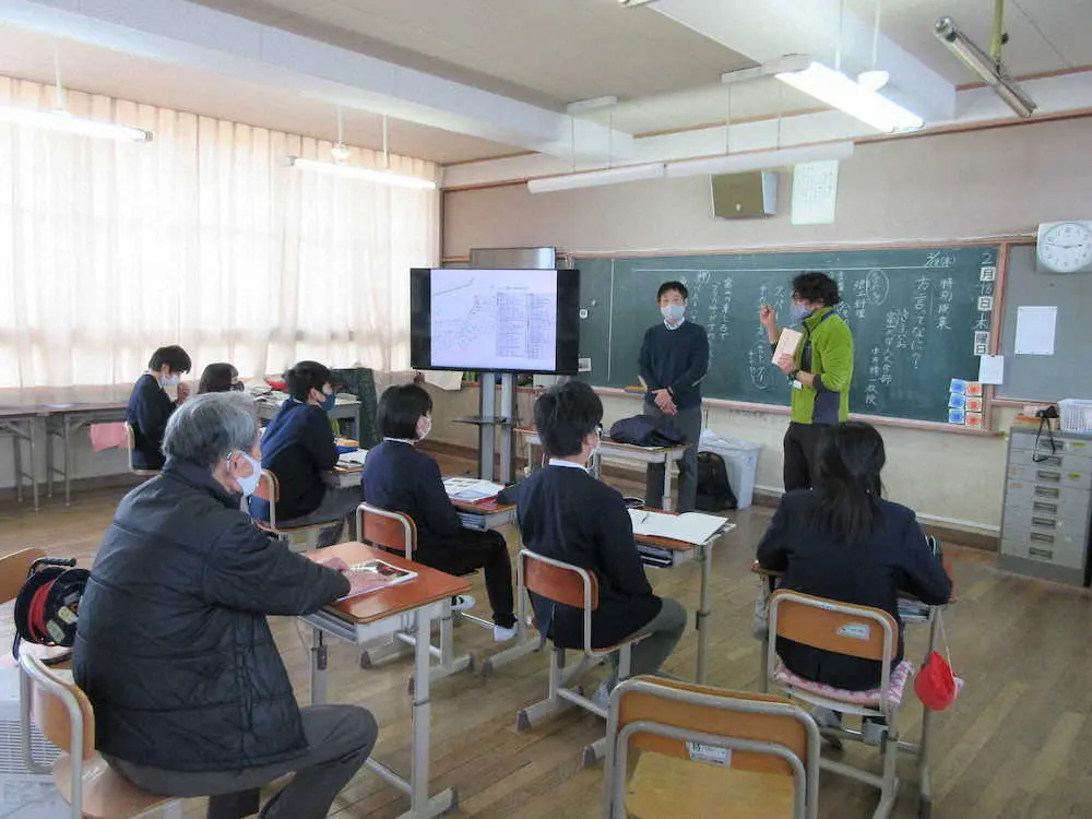 中井教授の講義は子どもたちに「勉強」ではなく、「研究」や「学問」を感じさせてくれました