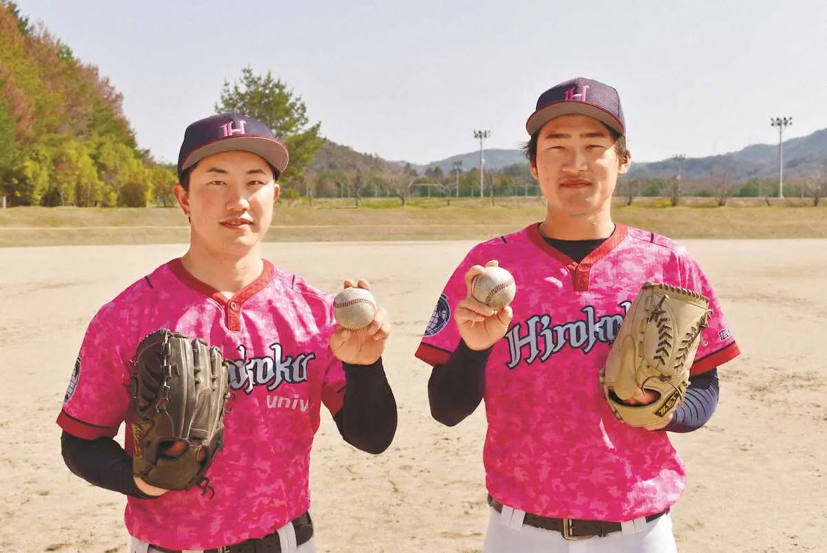 4年の胡悠大（左）と伊藤光希の両投手