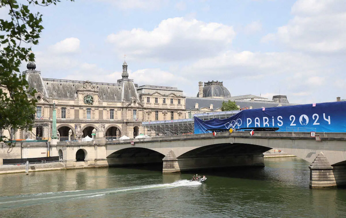 パリ五輪開幕目前　観光名所は厳戒態勢　テロ計画関与の疑いで18歳の男を拘束