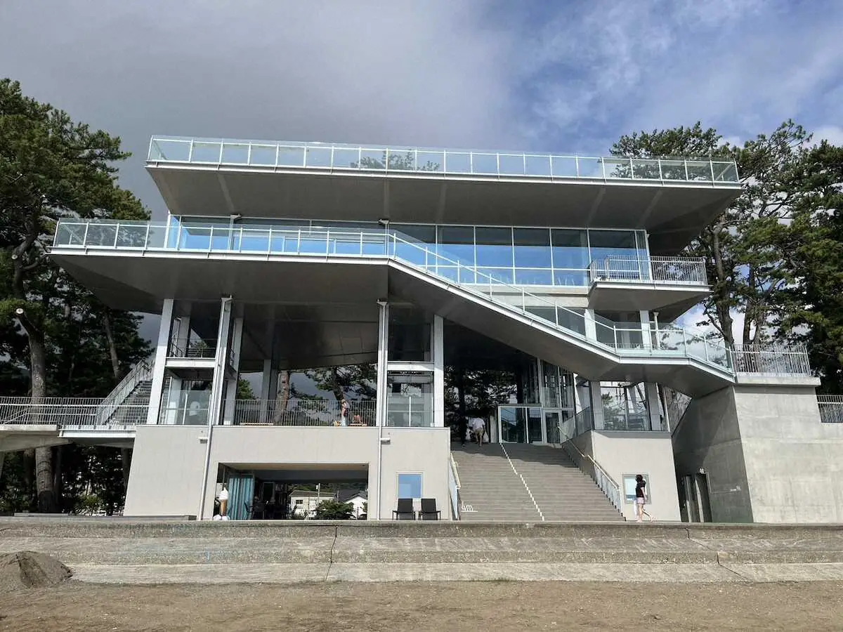 【静岡・伊豆】観光、防災機能兼備の複合施設オープン　地元グルメ満喫、絶品ソフトクリームも！