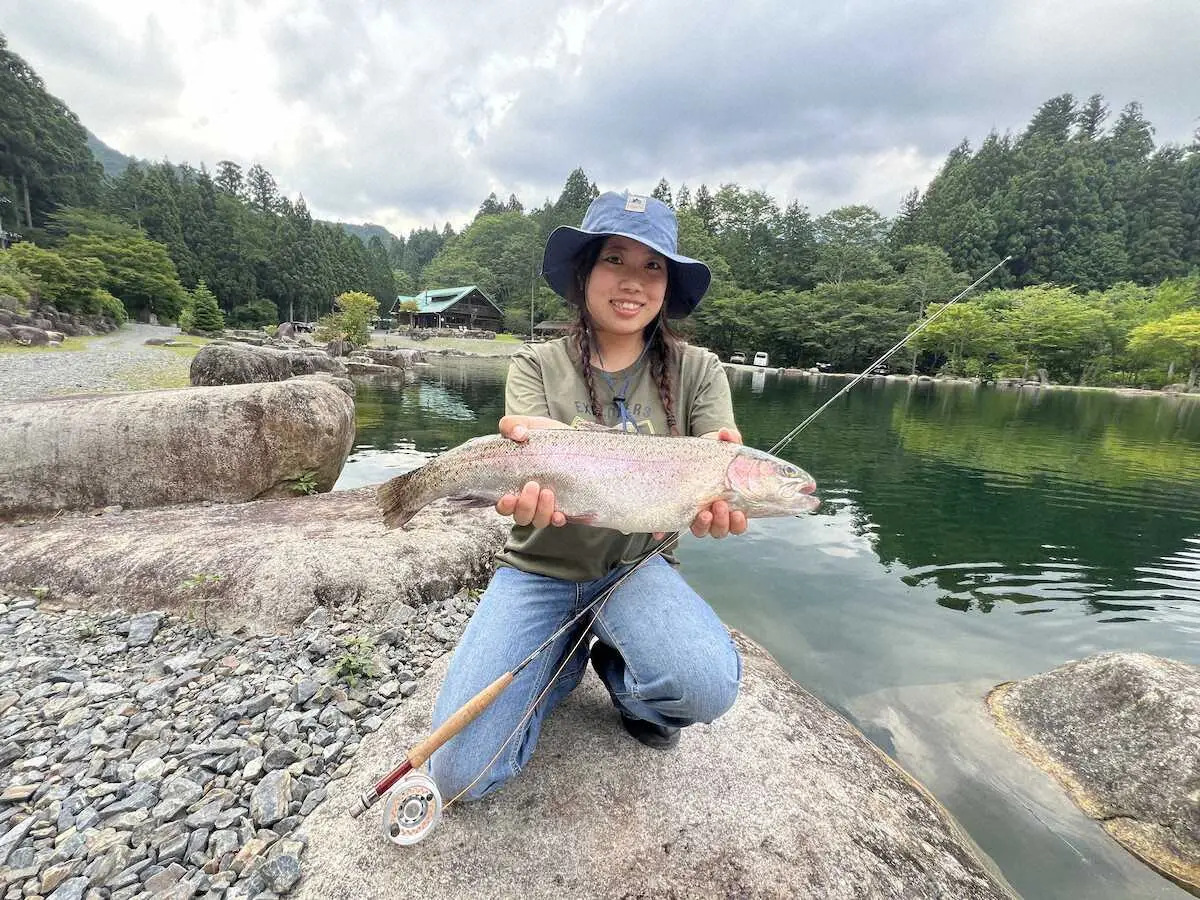 ドライ一筋で52センチ・ヤシオマス!!パロマーノット×強力ティペットで奇跡　栃木県・発光路の森FA