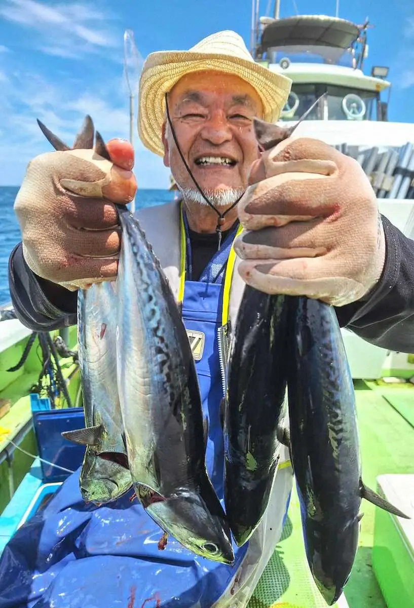 【画像・写真】本命ワラサは大型ぞろいのはずが…豪華な“餌”連発!?30センチ級大アジ