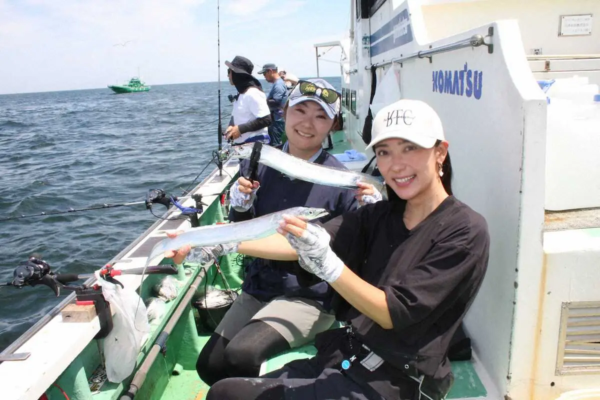 【画像・写真】“師匠”超え!!藤田さいき、タチウオ13匹竿頭　湾タチ初挑戦でもセンス×強運で　八景・鴨下丸