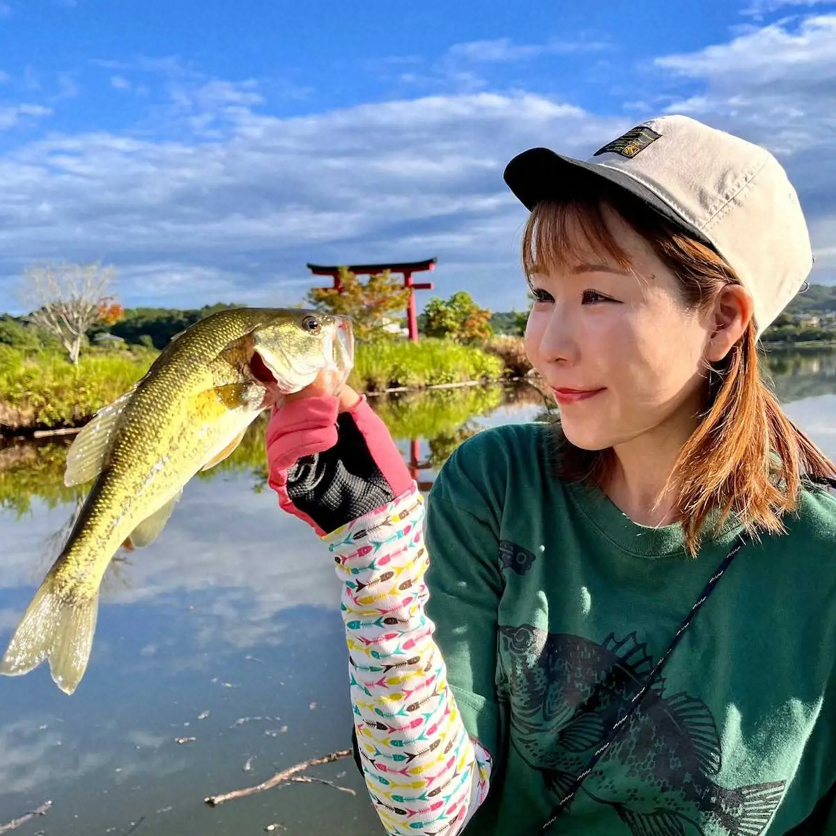 初挑戦で「バス持ち」大満足　28センチのブラックをキャッチ　亀まで釣れちゃった　千葉県君津市・亀山湖