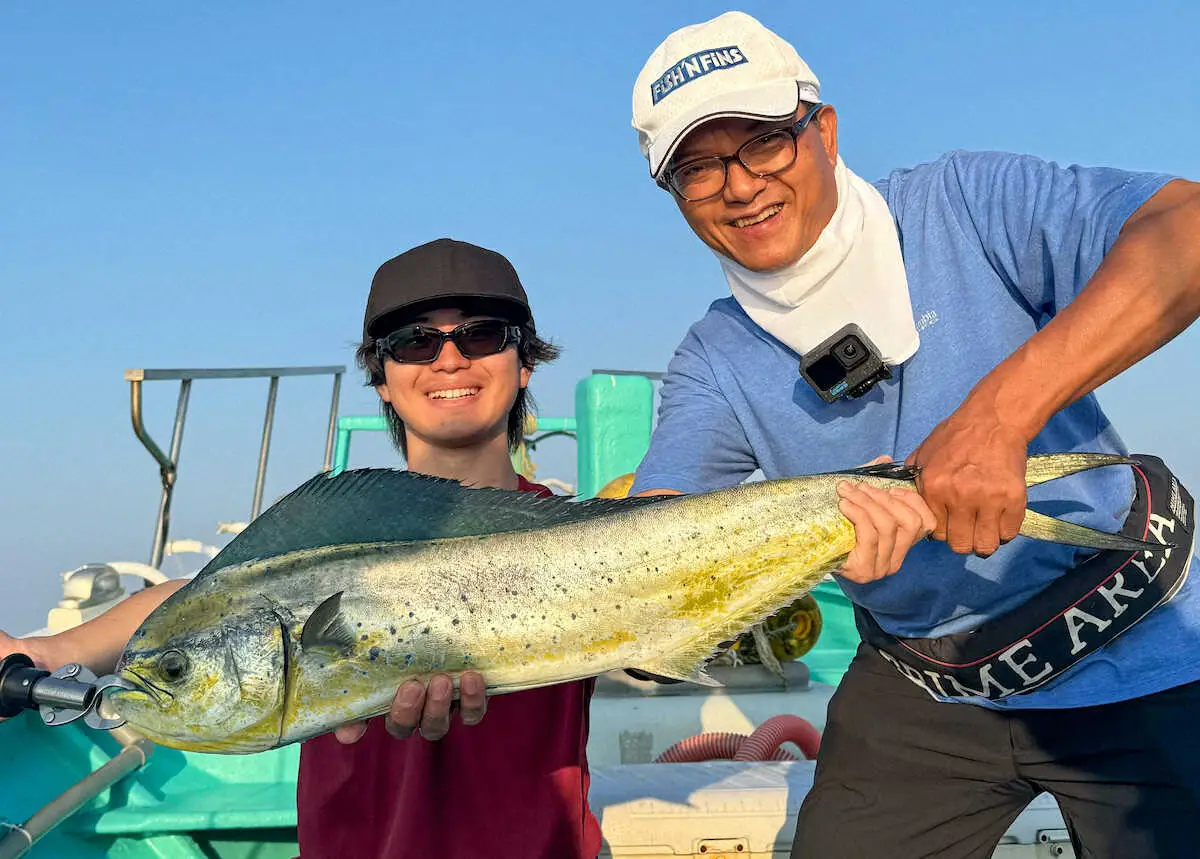 感動!!シイラのスーパージャンプ、目の前で1メートル以上　相模湾でマグロ不発も初物で92センチ来た