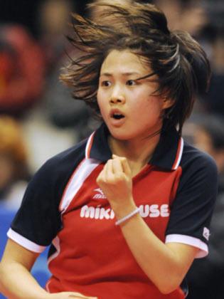 女子シングルスで３連覇を果たした平野早矢香