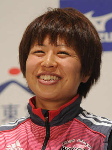 シューズ職人が製作に関わった勝負靴で大阪国際女子マラソンに出場する福士加代子