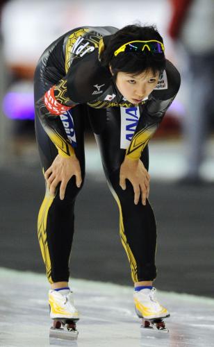 女子５００メートルで10位に終わった小平奈緒。総合で12位と出遅れた