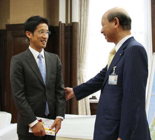 藤原新が富山県知事を訪問「日本、富山代表として頑張ります」