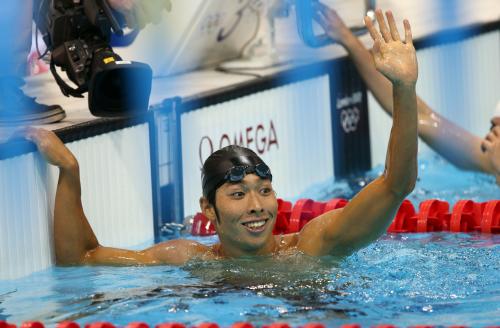 萩野　日本男子競泳陣通算50個目のメダル「フェルプス選手に勝った　嬉しい」