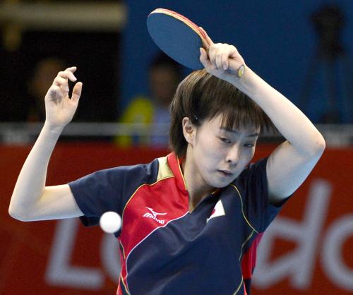 女子シングルス４回戦　ポーランド選手と対戦する石川佳純