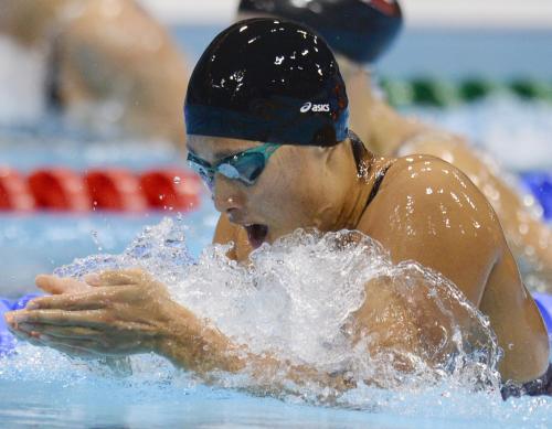 女子４００メドレーリレー　全体２位で決勝へ