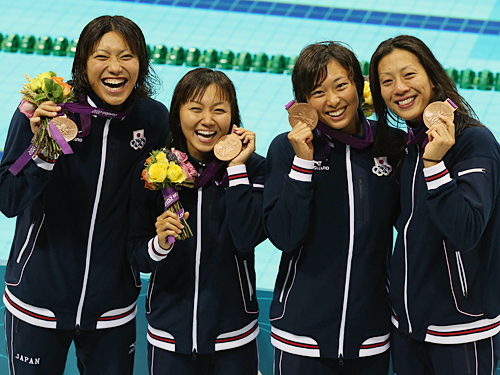 “ボンバー”聡美、リレー銅で女子初の１大会３個