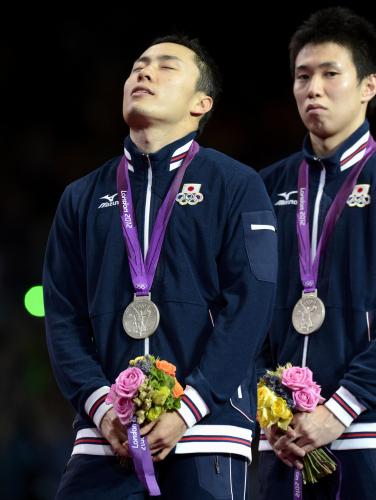 【画像・写真】フェンシング男子銀メダル　太田「この４人で組めたことを幸せに思う」