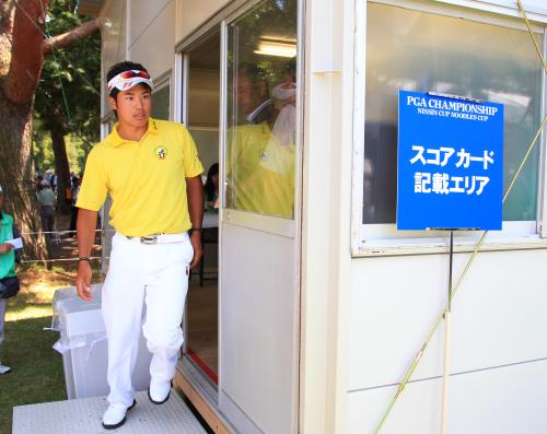 松山“有名税”ギャラリー指摘で２打罰…４位に後退