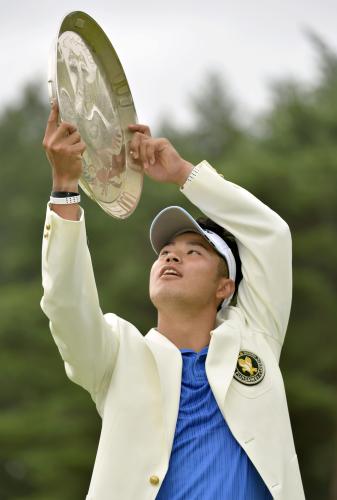 【画像・写真】松山、プレーオフ制し今季３勝目！パット苦戦「苦しかった」