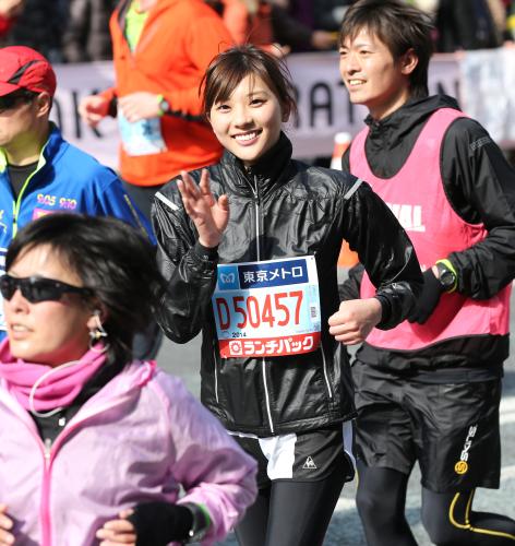 【画像・写真】山岸舞彩キャスター　被災地での約束守り初マラソン完走