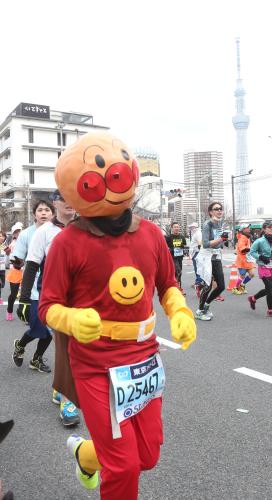 【画像・写真】東京マラソンがスタート　３万６千人が都心駆ける