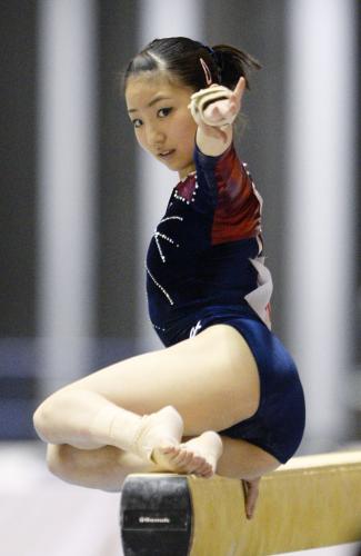 体操全日本選手権女子個人総合予選　寺本明日香の平均台
