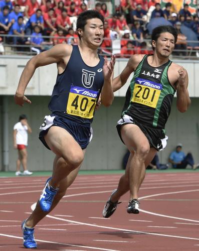 日本学生対校陸上選手権男子２００メートル決勝、20秒59で優勝した東洋大・桐生祥秀。右は２位の上武大・原翔太