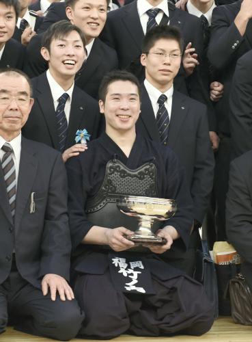 21歳竹ノ内が史上最年少Ｖ　43年ぶり学生の剣道日本一