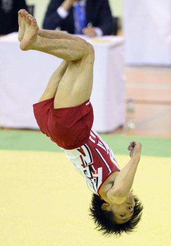 床で加藤が優勝　白井は着地乱れ４位…体操豊田国際競技会