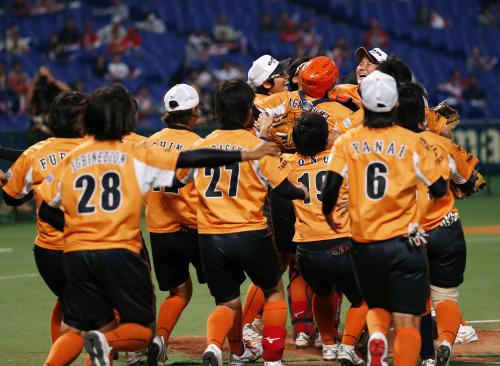 ビックカメラ高崎が優勝、上野が完封　ソフト女子日本リーグ