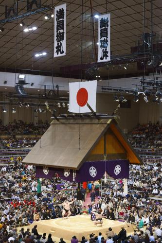 大相撲九州場所６日目に２度目の満員御礼となった福岡国際センター