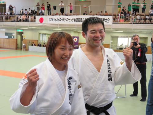 リオデジャネイロ・パラリンピック代表に内定した広瀬悠（右）、広瀬順子夫妻