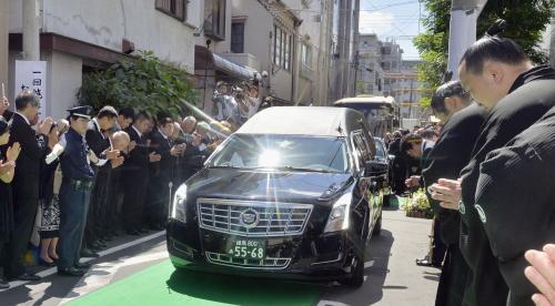 元千代の富士に最後の別れ　葬儀に1000人参列「日本一」の声飛ぶ