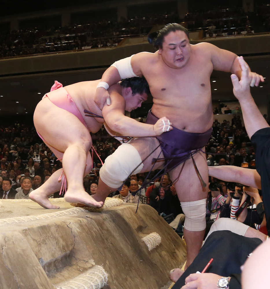 宇良　自己タイの初日から５連勝、緊張感持続「常に危ないという気持ち」