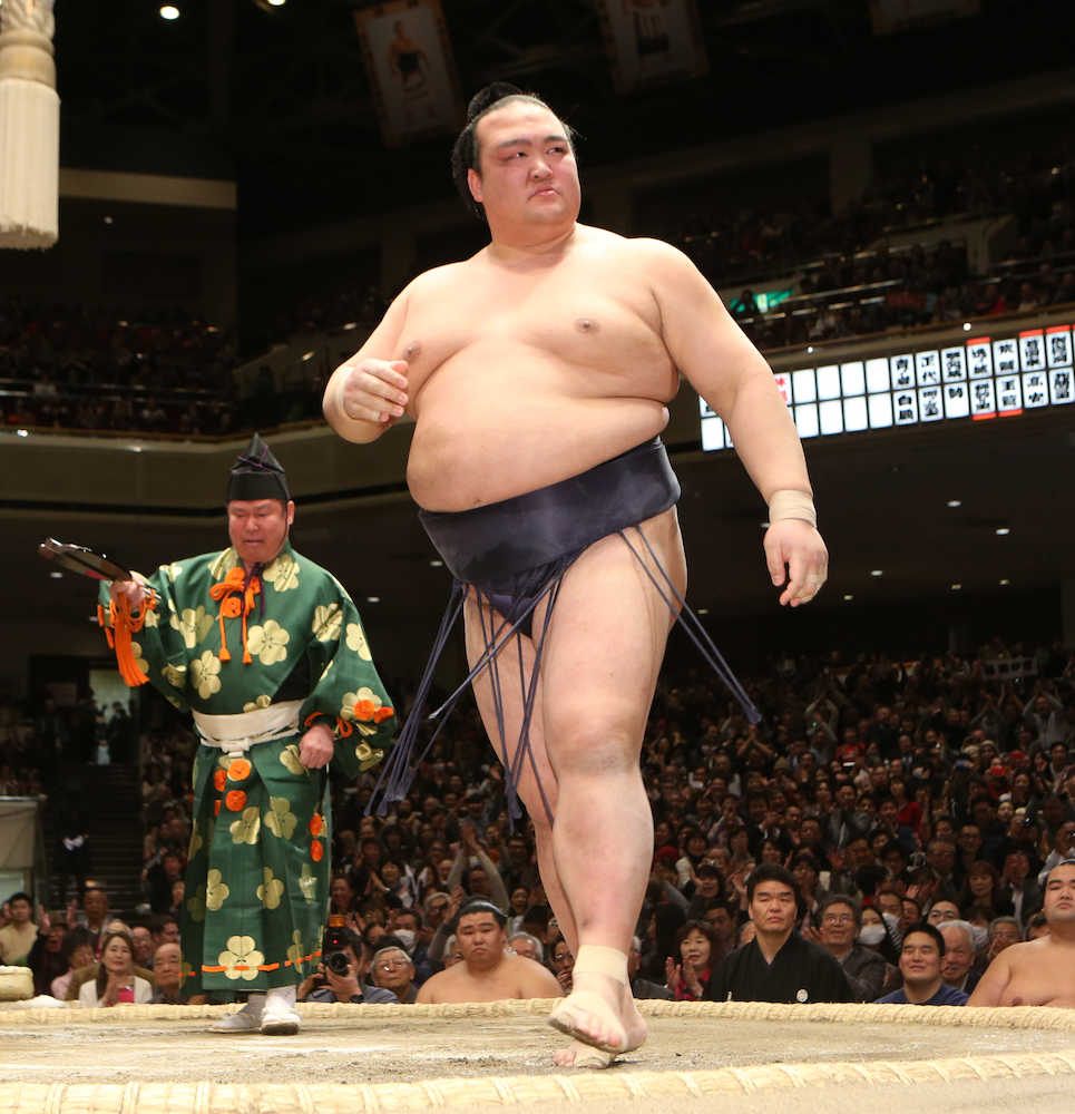 稀勢の里やったぞ涙の初優勝！白鵬敗れ決定、新入幕から７３場所目の歓喜