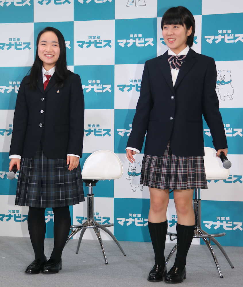 河合塾マナビス「夢を追いかける高校生応援イベント」に登壇した伊藤美誠（左）と平野美宇