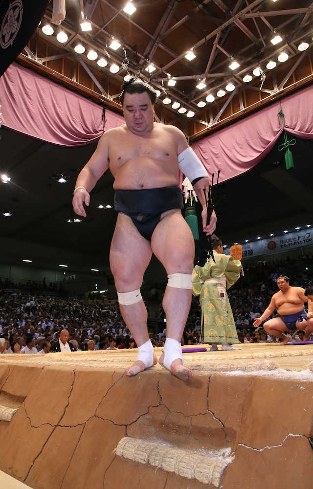 日馬富士　４横綱で唯一２連敗「相撲になっていないね」