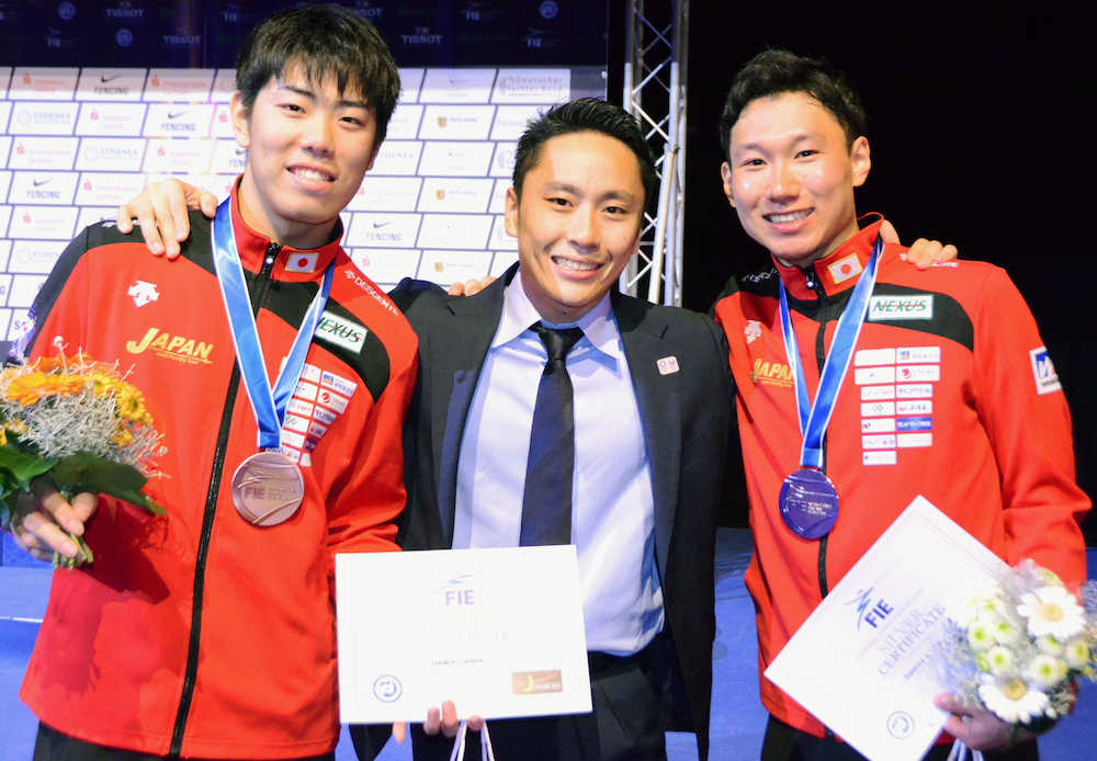 太田雄貴氏「世代交代の波」表彰式で西藤、敷根にメダル授与