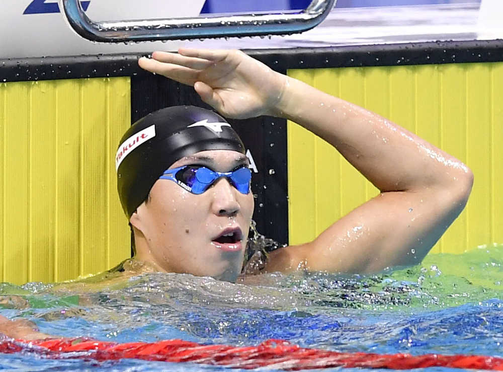 世界選手権男子５０メートル平泳ぎ準決勝　ゴール後、タイムを確認する小関。日本新を更新したが、決勝進出を逃した