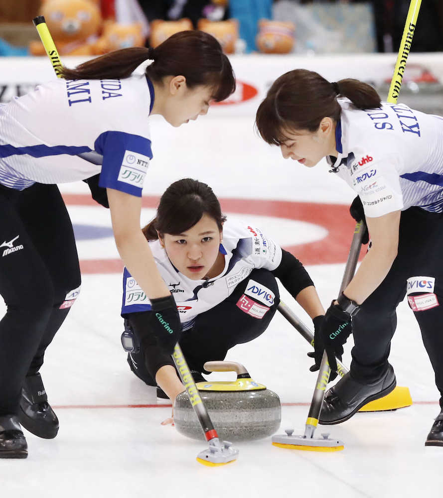 ＬＳ北見　平昌五輪王手！サード吉田知が好ショット連発