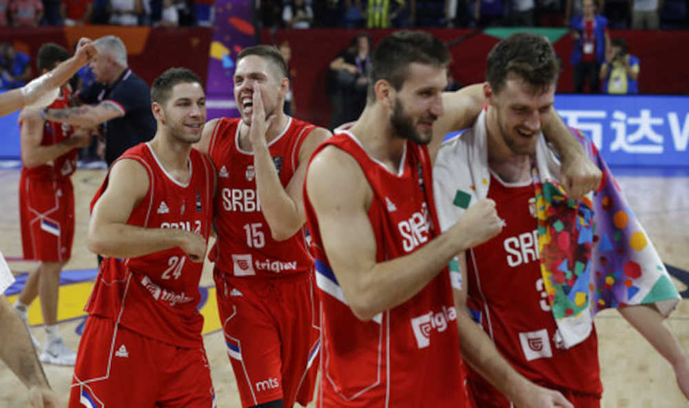 男子バスケの欧州選手権の４強決定　セルビアとロシアが勝ち上がる