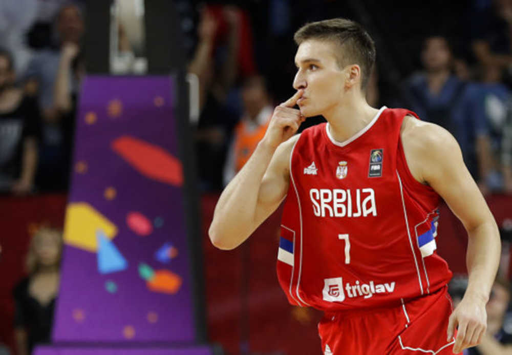 セルビアが２度目の決勝進出、ロシアに競り勝つ　男子バスケ欧州選手権