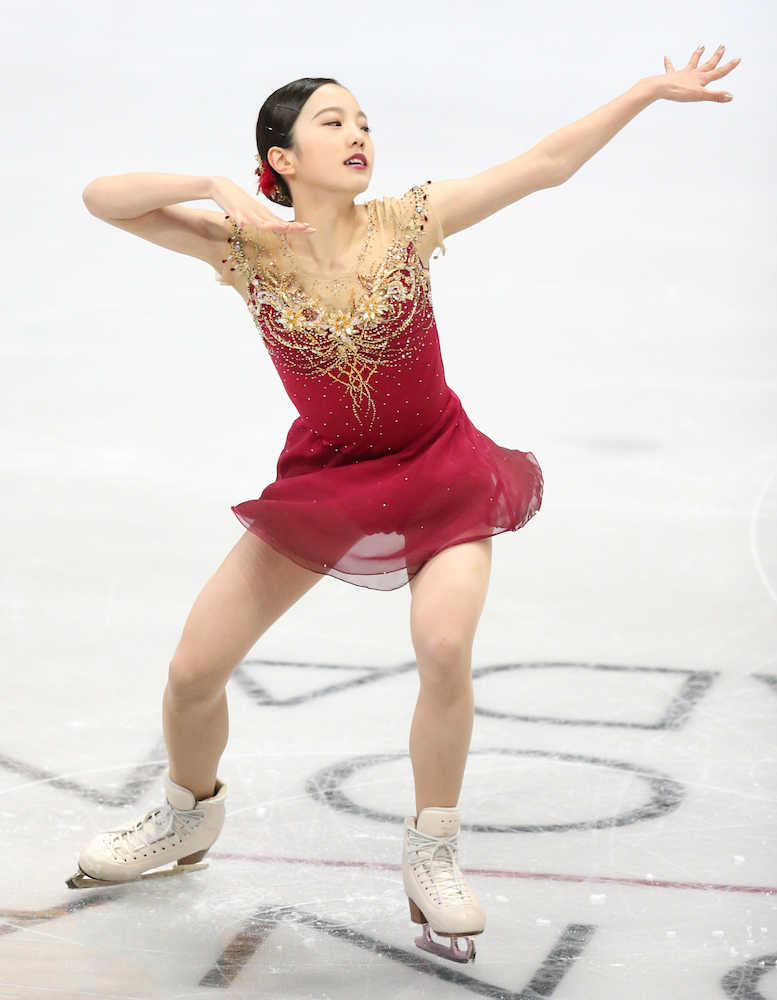 スケートカナダ女子フリーで、「トゥーランドット」の曲にのって滑る本田真凜（撮影・小海途　良幹）