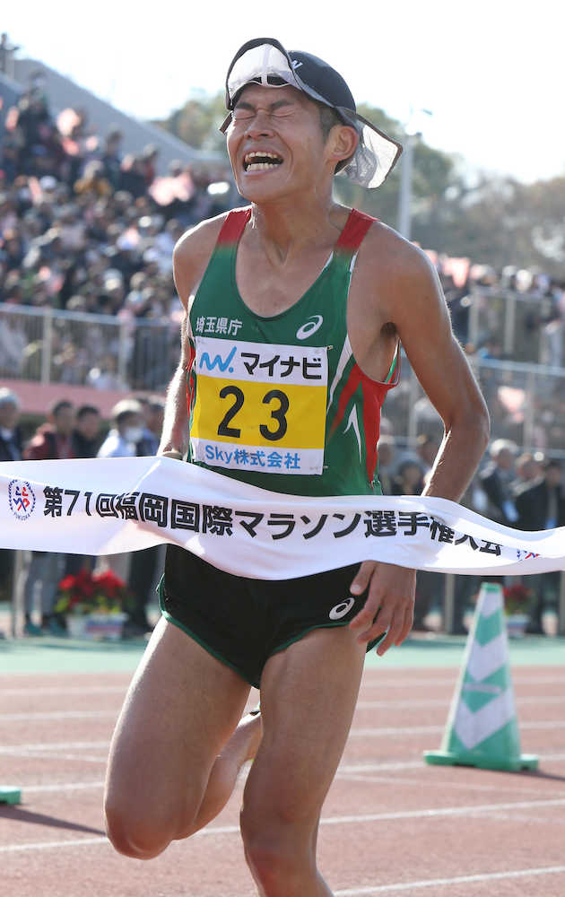 ＜第７１回福岡国際マラソン選手権大会＞苦しそうな表情で９位でゴールした、川内優輝