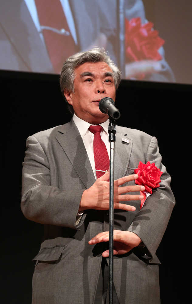 東京五輪・パラ組織委、布村副事務総長が乾杯「元気な社会を」