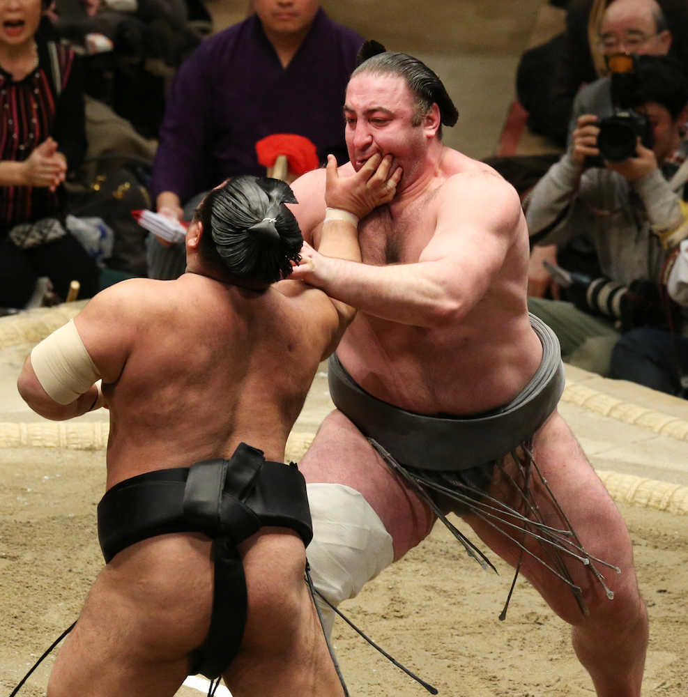 初優勝の栃ノ心　感涙「いつかはと思っていたがうれしい」　春日野親方へ「これくらしかできませんから」