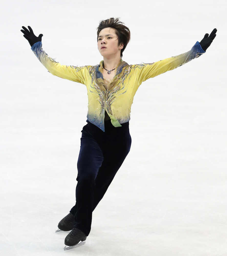 宇野昌磨“ゴールド”新衣装で登場　４回転トーループを入念チェック