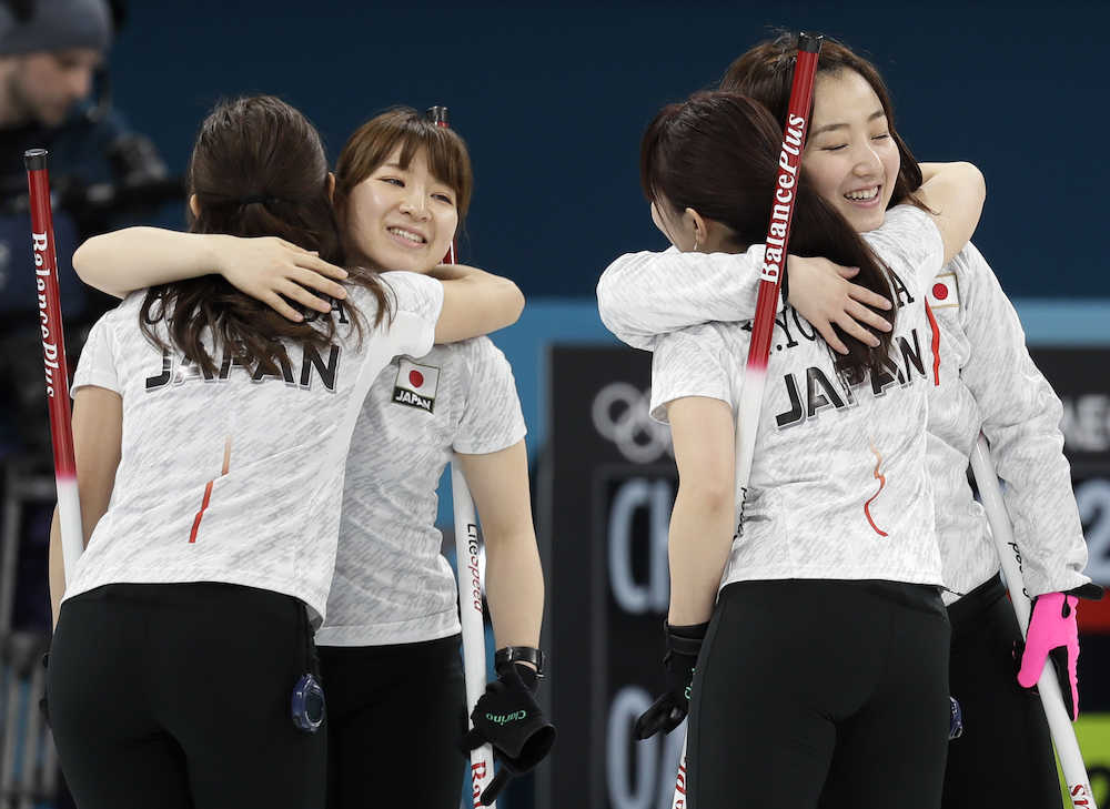 カーリング日本女子　開幕２連勝！デンマークに８−５　勝ち越し許すも終盤逆転